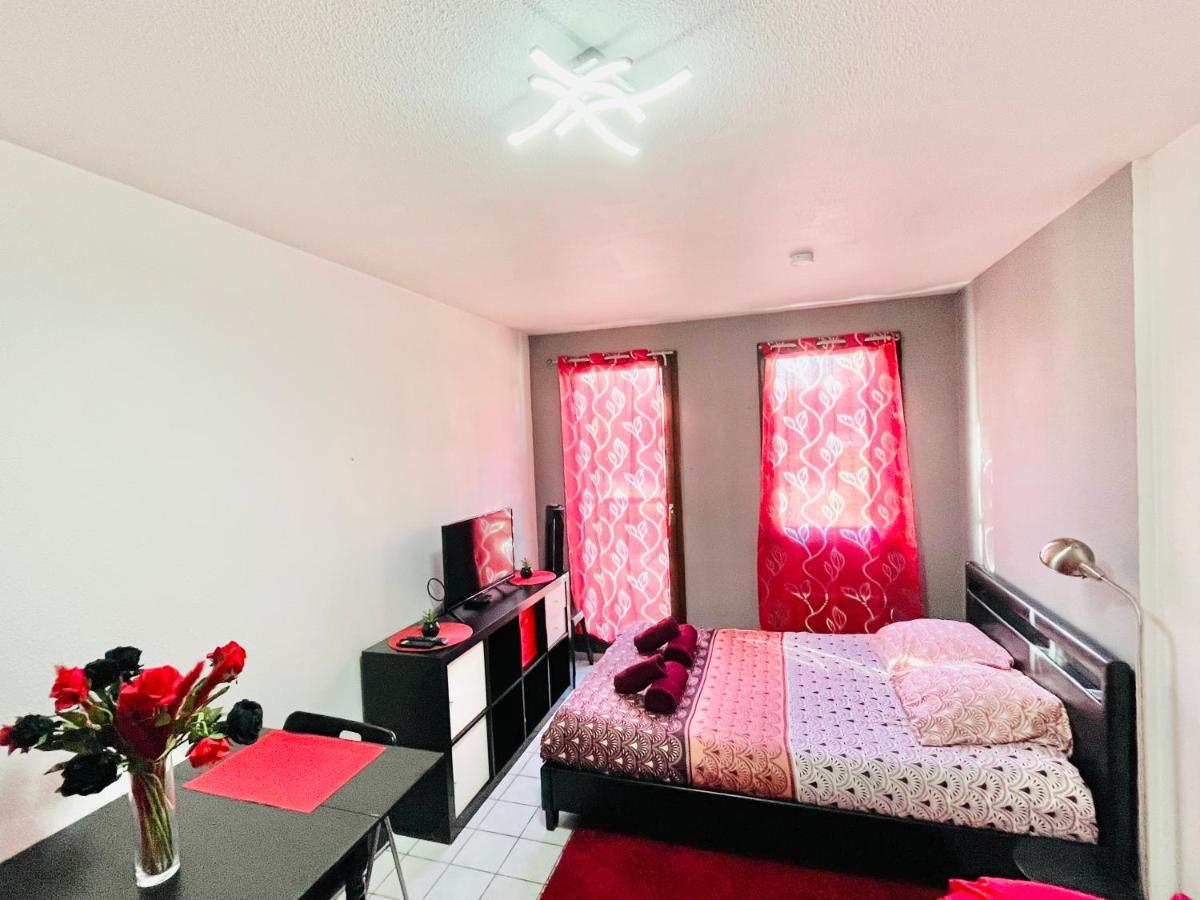 Le Red Escape A 15Min Du Centre Avec Parking Prive Gratuit Apartment Annecy Exterior photo